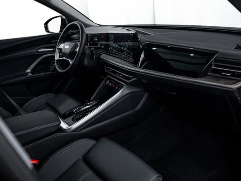 Certified 2025 Audi Q5 Premium Plus w/ Premium Plus image 12