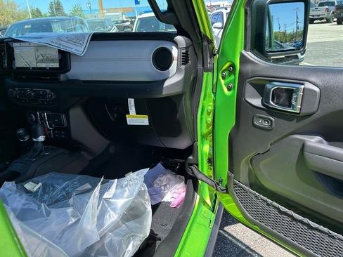 New 2025 Jeep Gladiator Willys image 29