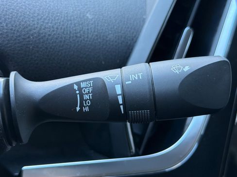 Used 2017 Toyota Prius Prime Premium image 35