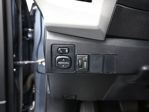 Used 2016 Toyota Corolla LE FWD image 33