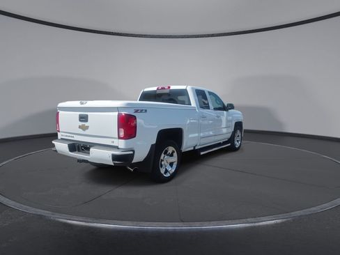 Used 2017 Chevrolet Silverado 1500 LTZ Z71 w/ LTZ Plus Package AWD/4WD image 8