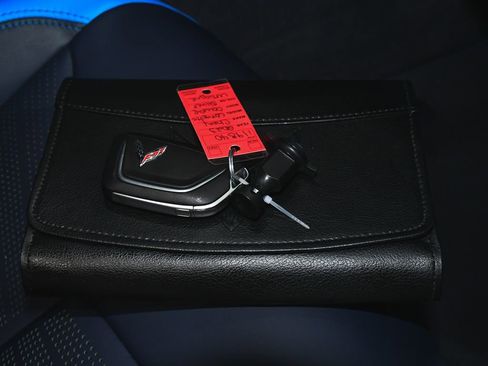 Used 2023 Chevrolet Corvette Stingray Premium Cpe w/ Body-Color Dual Roof Package RWD image 57