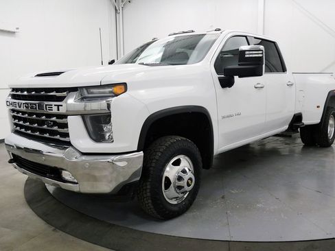 Used 2020 Chevrolet Silverado 3500 LTZ w/ LTZ Plus Package AWD/4WD image 3