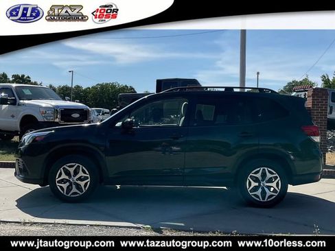 Used 2023 Subaru Forester Premium AWD/4WD image 4