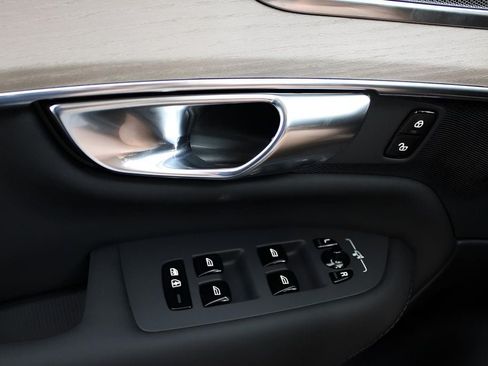 New 2025 Volvo XC90 T8 Core w/ Protection Package AWD/4WD image 19