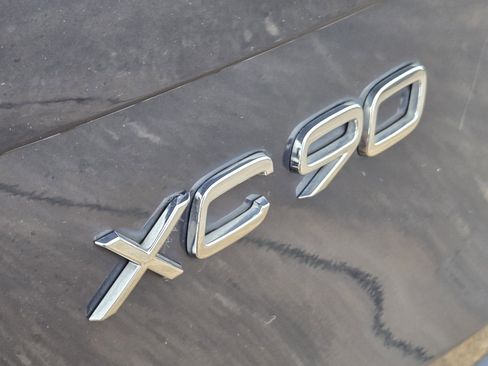 Used 2020 Volvo XC90 T6 Momentum image 12