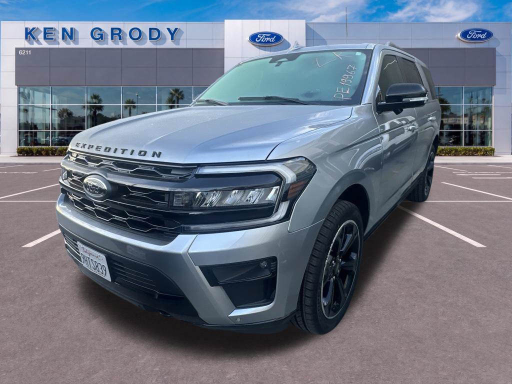 Used 2023 Ford Expedition Limited AWD/4WD image 4