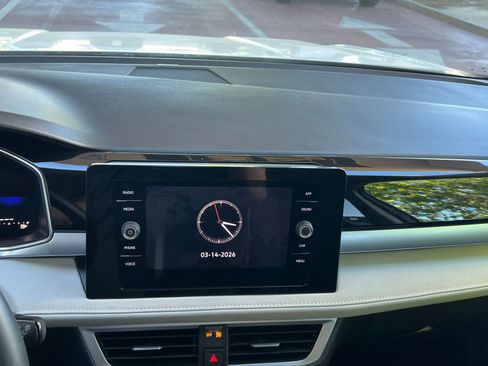 Used 2025 Volkswagen Taos SE image 17