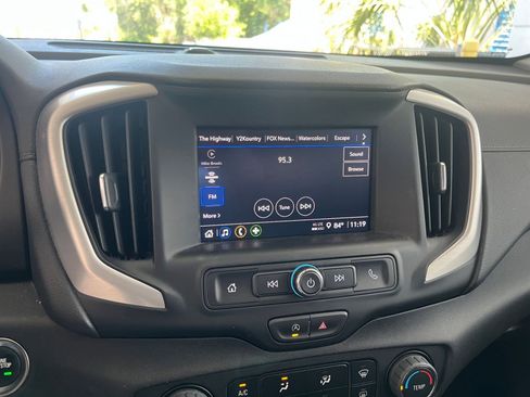 Used 2024 GMC Terrain SLE FWD image 20