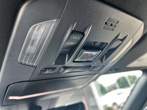Used 2021 Toyota Highlander XSE FWD image 32