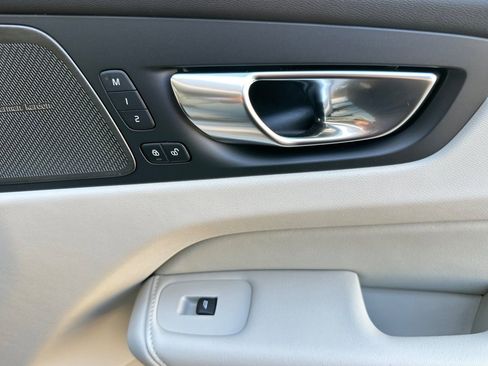New 2026 Volvo XC60 B5 Ultra w/ Climate Package PRO AWD/4WD image 19