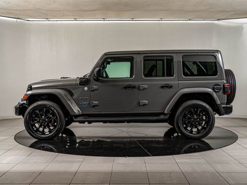 Used 2023 Jeep Wrangler Unlimited Sahara w/ Cold Weather Group AWD/4WD image 8
