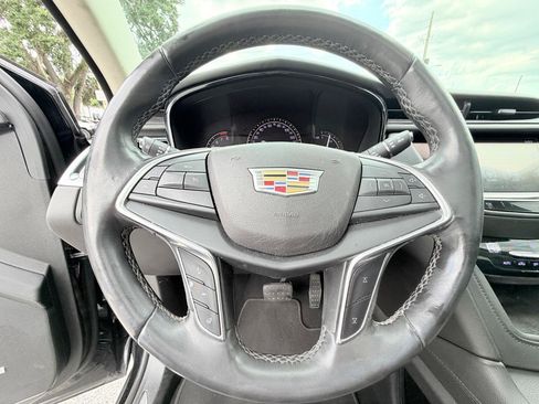 Used 2018 Cadillac XT5 Luxury w/ Driver Awareness Package FWD image 19