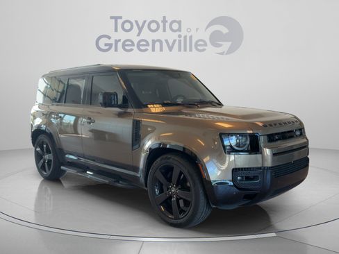 Used 2025 Land Rover Defender 110 X-Dynamic SE AWD/4WD image 8