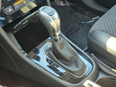 Used 2019 Buick Encore Preferred image 38