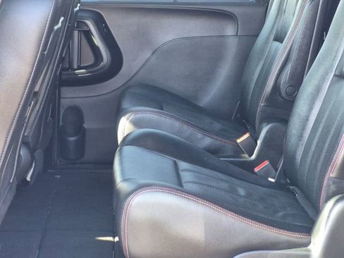 Used 2019 Dodge Grand Caravan GT FWD image 19