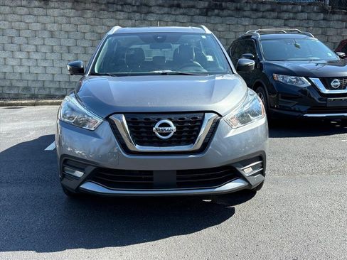 Used 2020 Nissan Kicks SR w/ SR Premium Package image 3