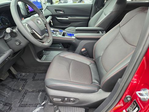Used 2025 Toyota Sienna XSE AWD/4WD image 12