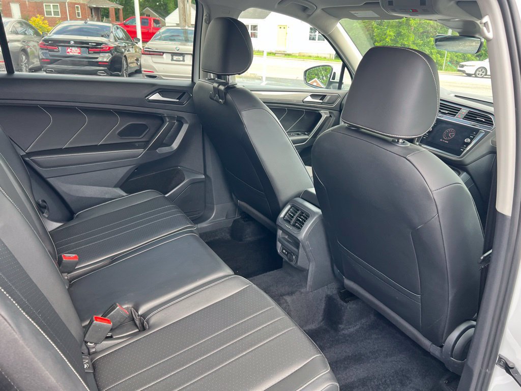 Used 2022 Volkswagen Tiguan SE AWD/4WD image 24
