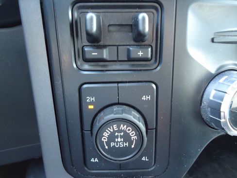 Used 2023 Ford F150 Lariat w/ Equipment Group 502A High image 26