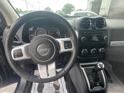 Used 2016 Jeep Compass Latitude AWD/4WD image 29