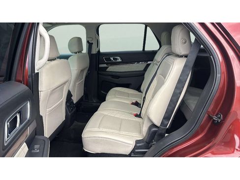 Used 2016 Ford Explorer Platinum AWD/4WD image 13