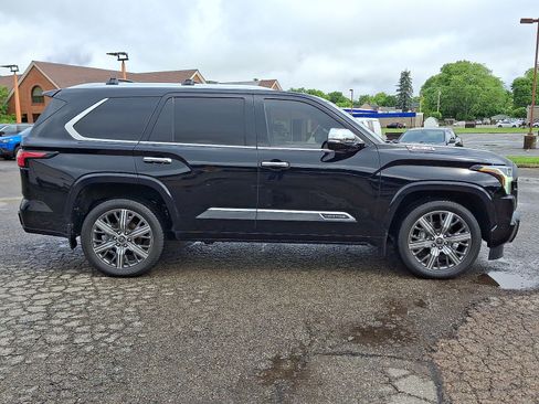 Used 2024 Toyota Sequoia Capstone AWD/4WD image 26
