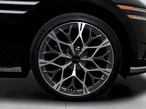 Used 2024 Genesis G90 3.5T AWD/4WD image 45