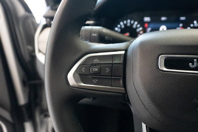 Used 2024 Jeep Compass Latitude AWD/4WD image 14
