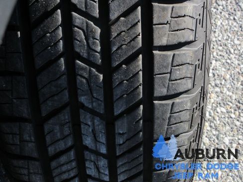 Used 2019 GMC Acadia SLE w/ Driver Alert Package I image 5