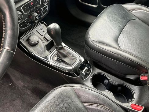 Used 2018 Jeep Compass Limited w/ Navigation Group image 17