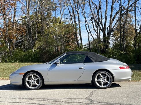 Used 2002 Porsche 911 Carrera image 2