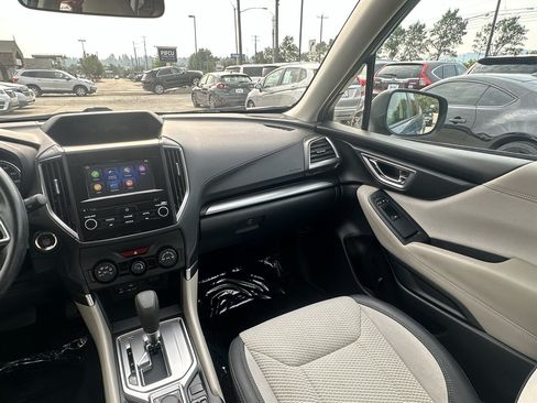 Used 2022 Subaru Forester Premium AWD/4WD image 46