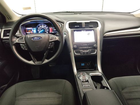 Used 2019 Ford Fusion SE image 22