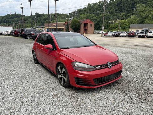 Used 2015 Volkswagen Golf 4-Door FWD image 6