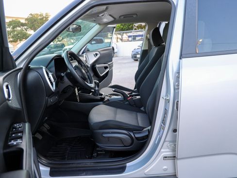 Used 2020 Kia Soul LX FWD image 27
