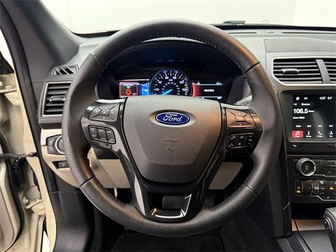 Used 2018 Ford Explorer XLT w/ Equipment Group 202A image 14