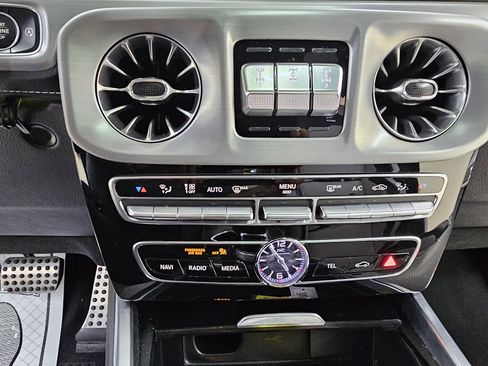 Used 2021 Mercedes-Benz G 63 AMG 4MATIC w/ G Manufaktur Interior Package image 33