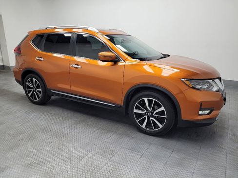 Used 2018 Nissan Rogue SL w/ Premium Package FWD image 11
