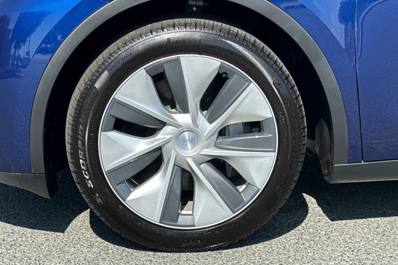 Used 2023 Tesla Model Y Long Range AWD/4WD image 25