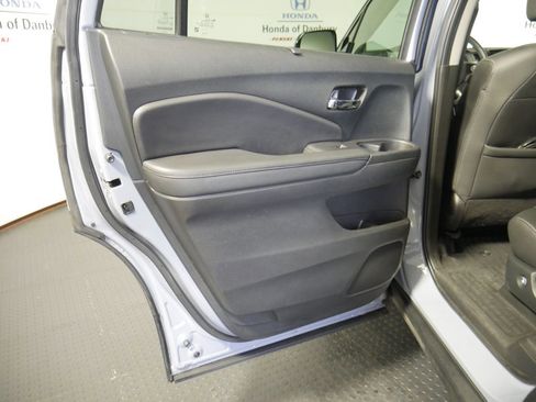 Used 2022 Honda Pilot Touring image 12