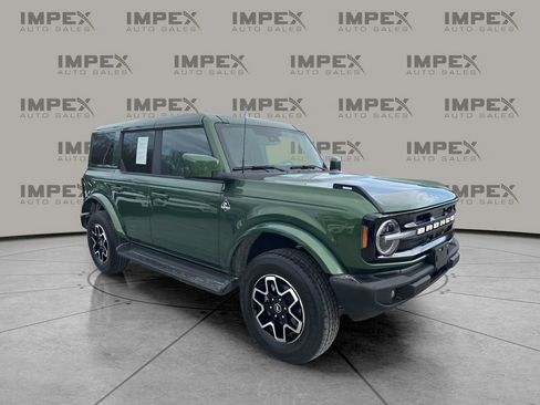 Used 2025 Ford Bronco Outer Banks image 7