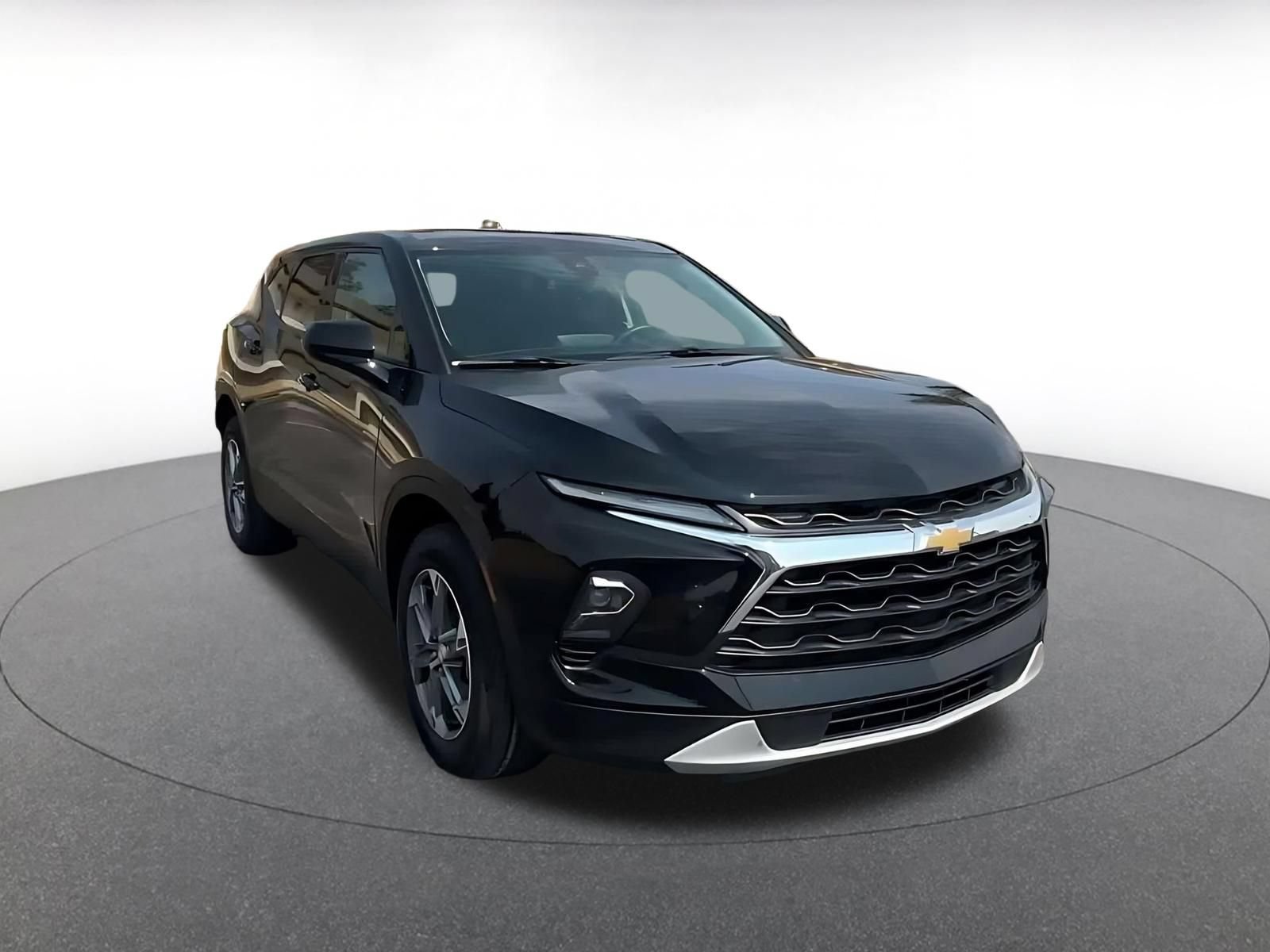 Used 2026 Chevrolet Blazer LT FWD image 3
