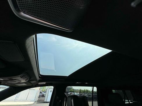 Used 2024 Cadillac Escalade ESV Premium Luxury Platinum image 18