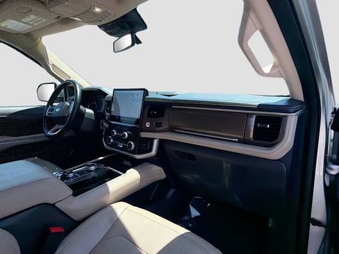 Used 2023 Ford Expedition Max Limited AWD/4WD image 32