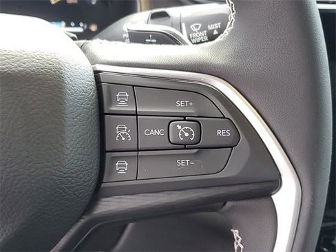 New 2025 Jeep Grand Cherokee L Altitude image 24