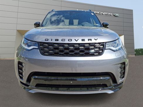 Certified 2024 Land Rover Discovery Dynamic SE image 8