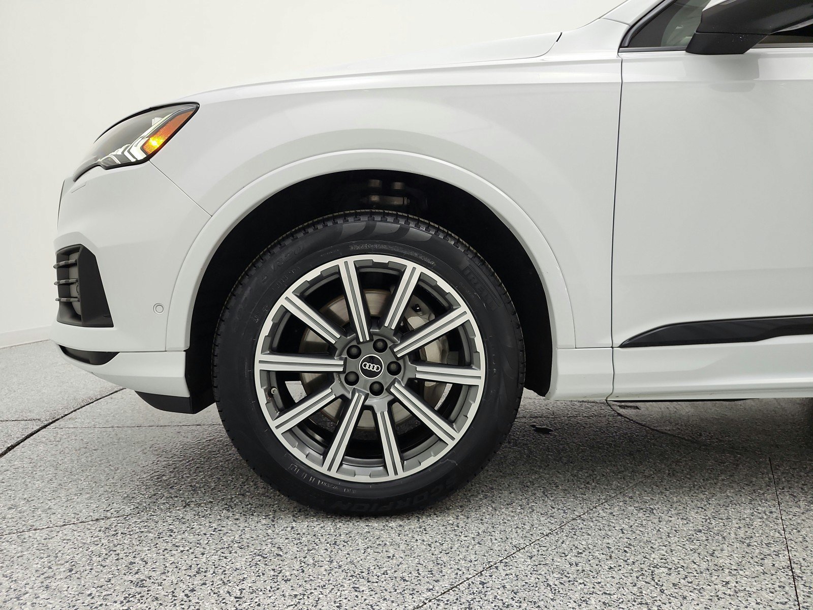 Used 2023 Audi Q7 2.0T Premium Plus w/ Premium Plus Package AWD/4WD image 18