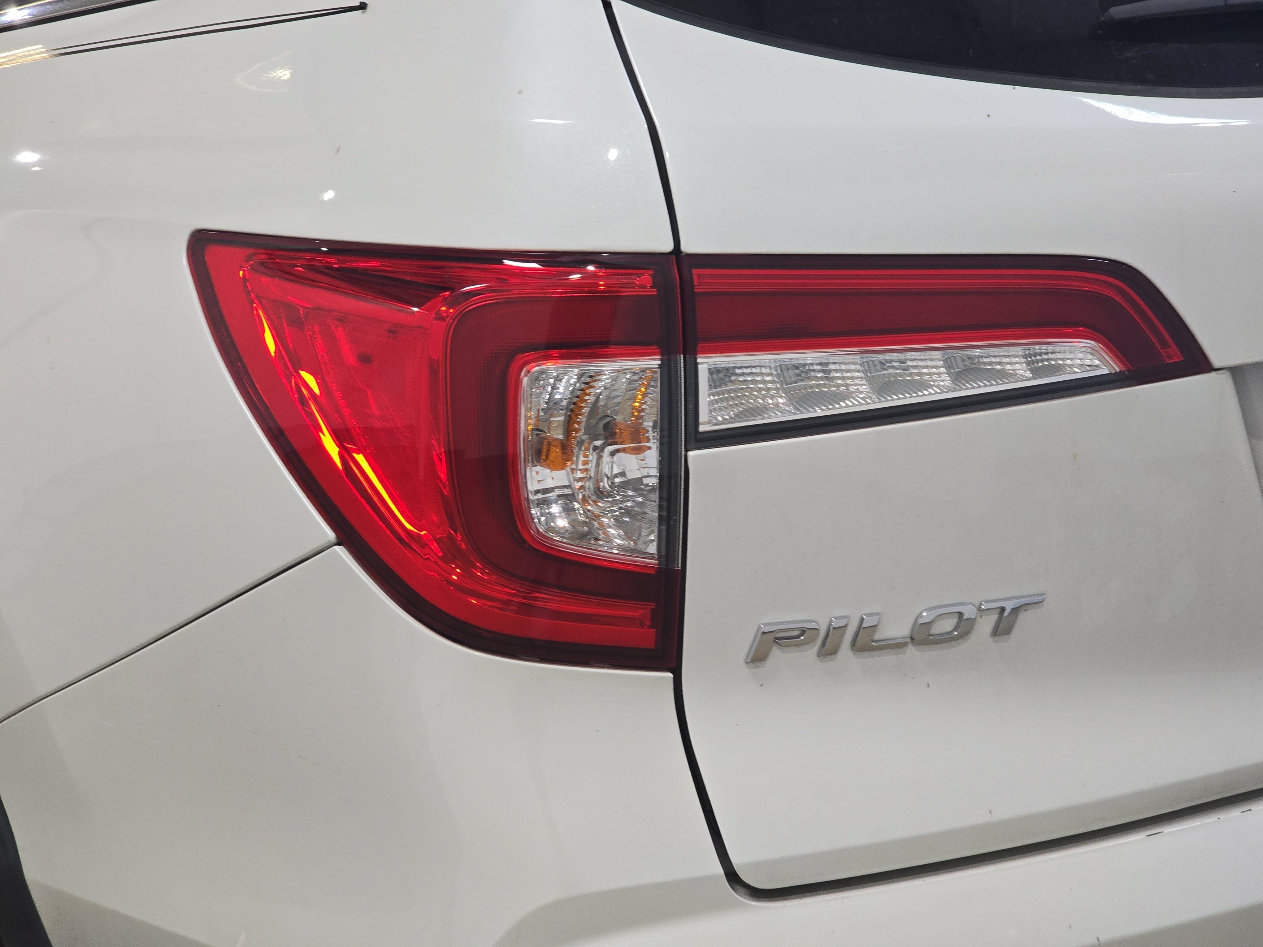 Used 2021 Honda Pilot Elite image 11