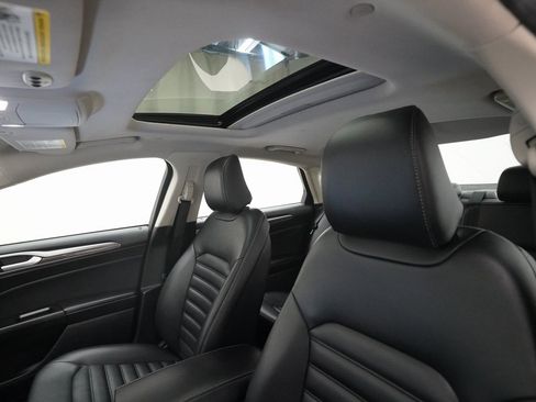 Used 2020 Ford Fusion SEL image 33